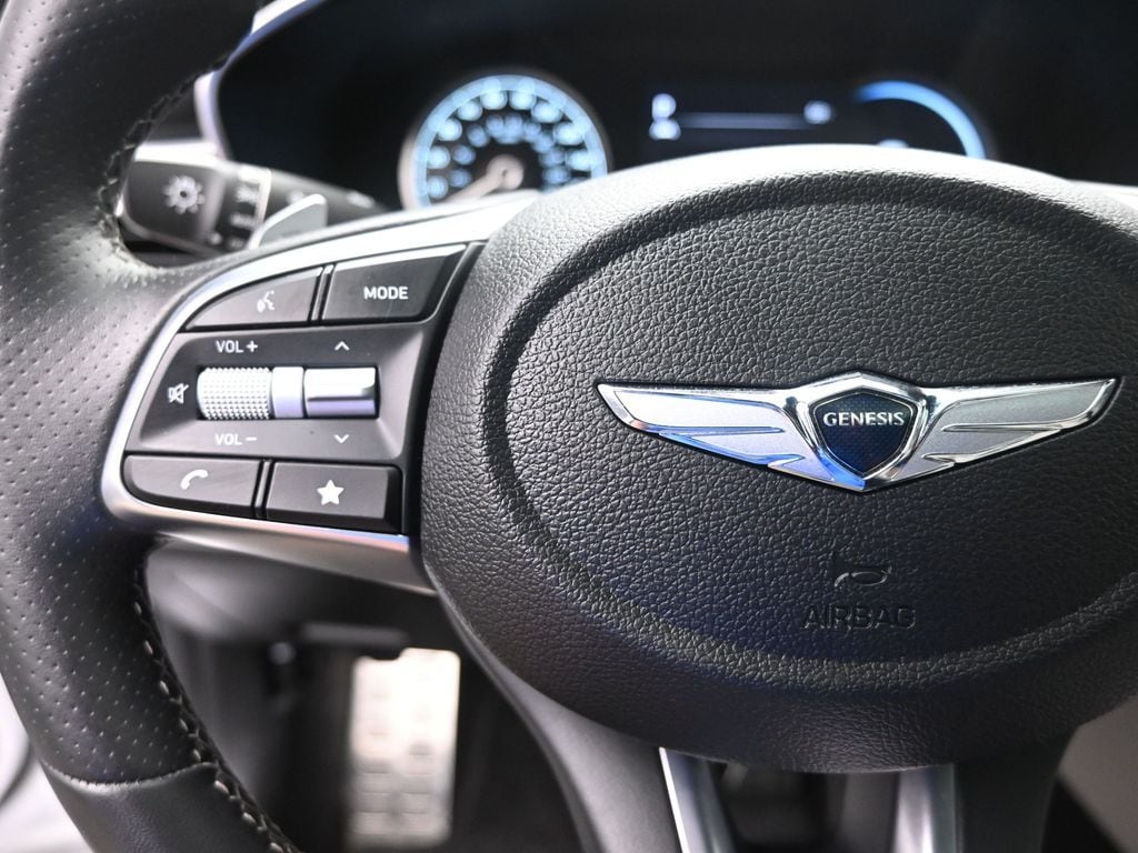 2023 GENESIS G70 Standard - Photo 15