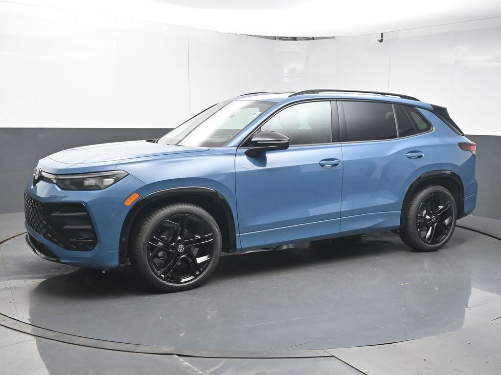 2026 Volkswagen Tiguan SE R-Line Black photo 4