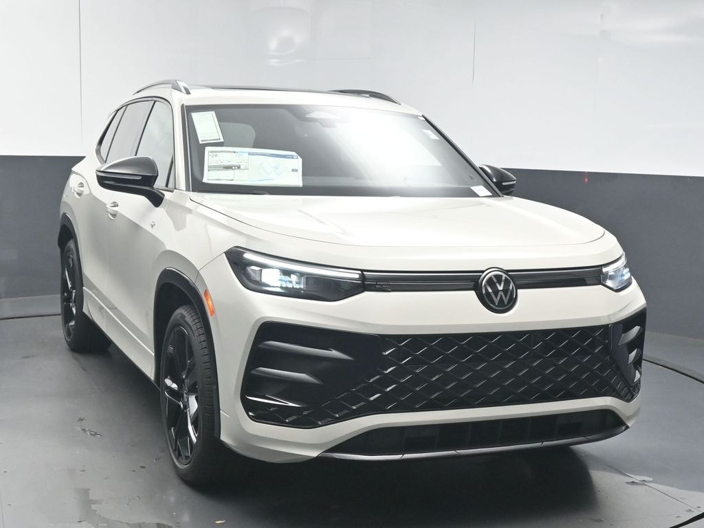 New 2026 Volkswagen Tiguan 2.0T SE R-Line Black SUV