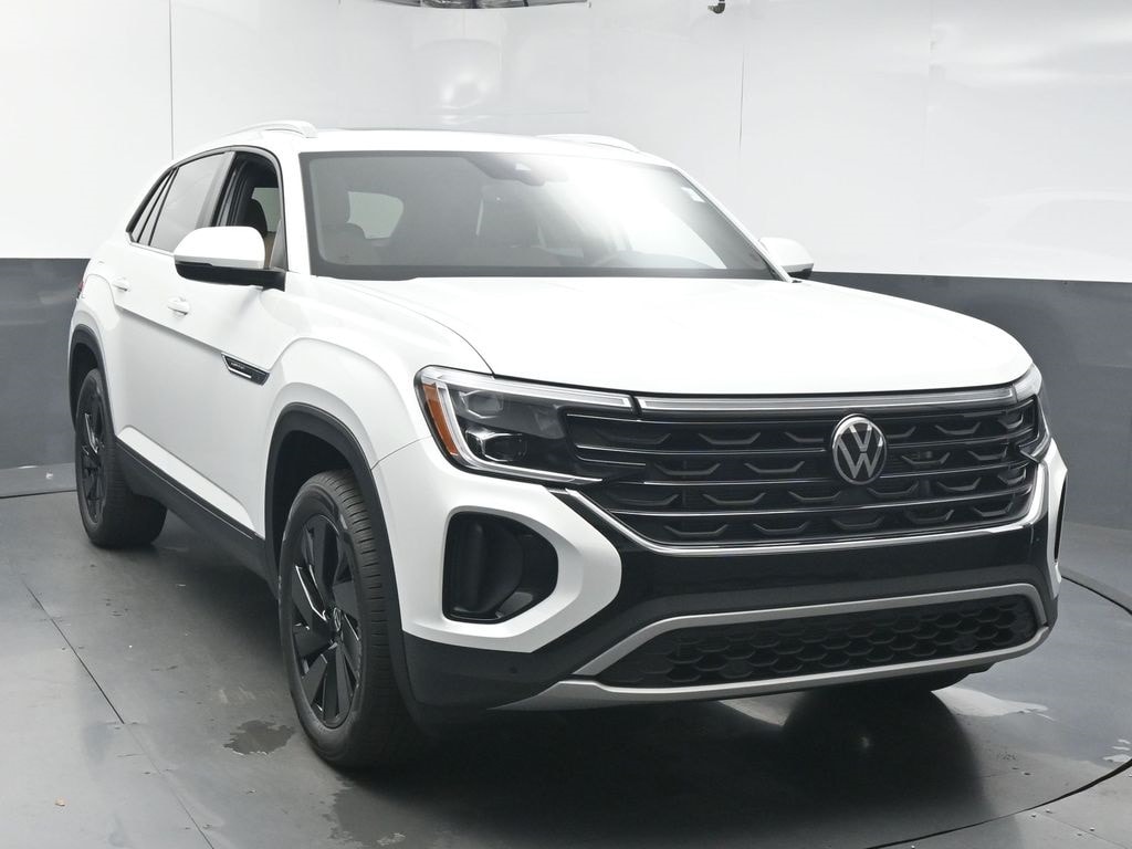 New 2026 Volkswagen Atlas Cross Sport 2.0T SE w/Technology SUV
