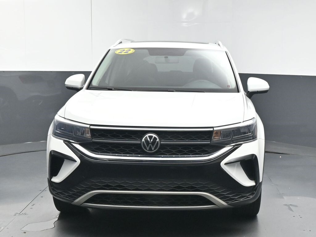 2022 Volkswagen Taos SE photo 3