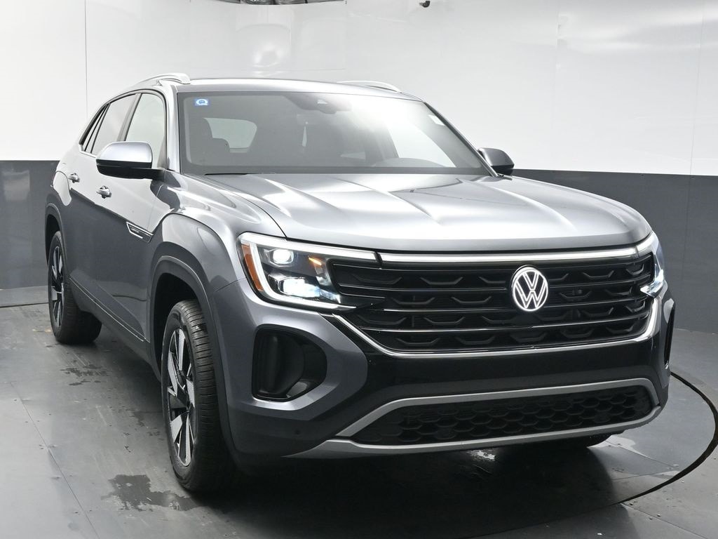 New 2025 Volkswagen Atlas Cross Sport 2.0T SE w/Technology SUV