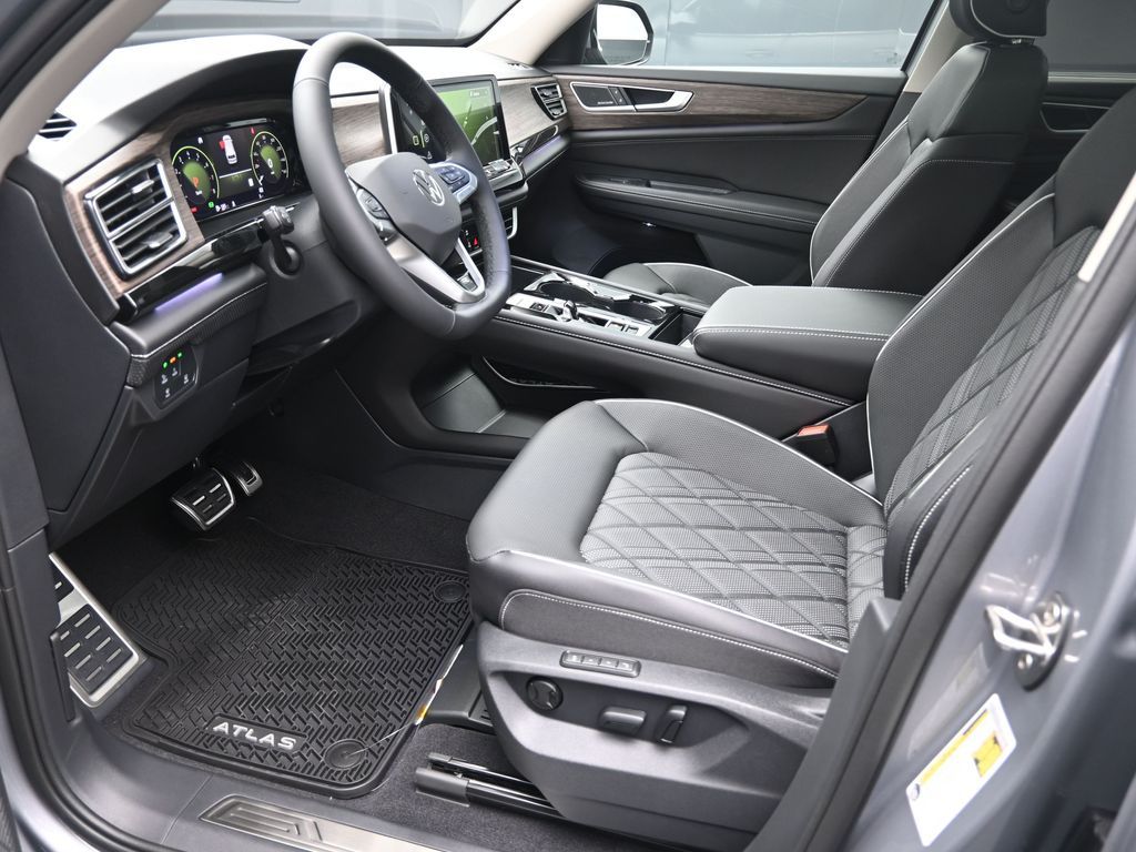 2026 Volkswagen Atlas SEL Premium R-Line - Photo 17