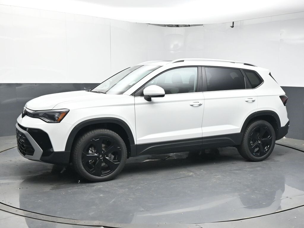 2025 Volkswagen Taos SEL photo 4