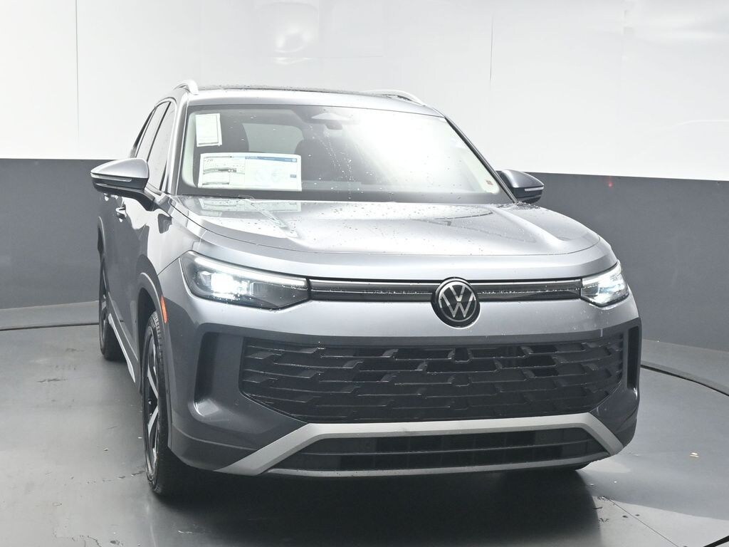 New 2026 Volkswagen Tiguan 2.0T SE SUV