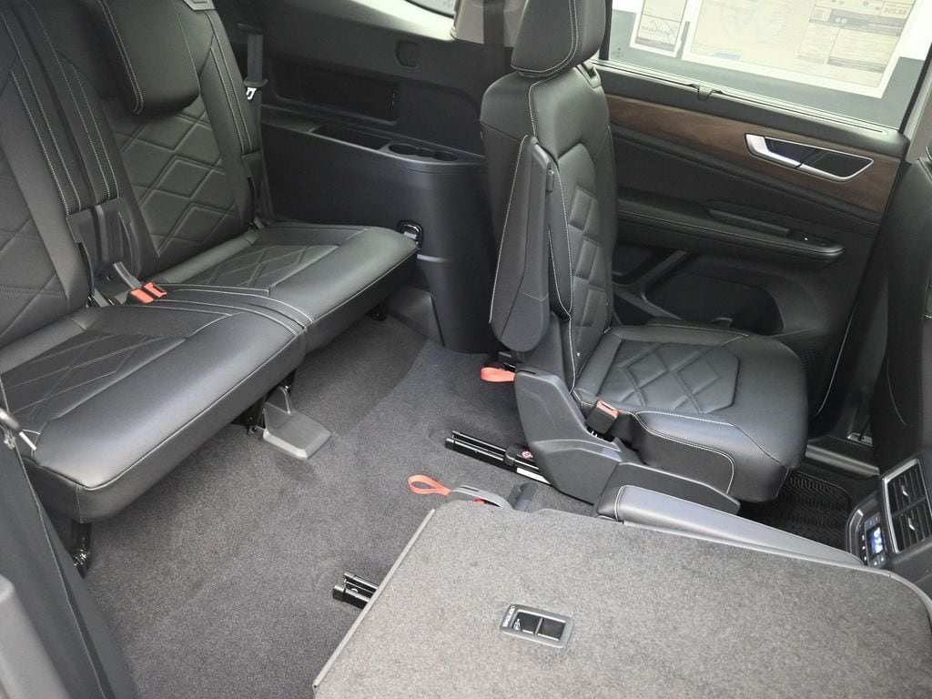2026 Volkswagen Atlas SE w/Tech - Photo 26