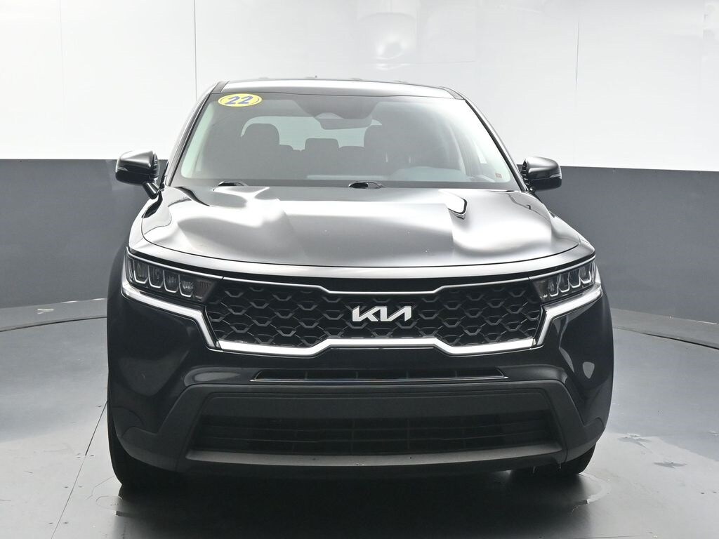2022 Kia Sorento LX photo 3