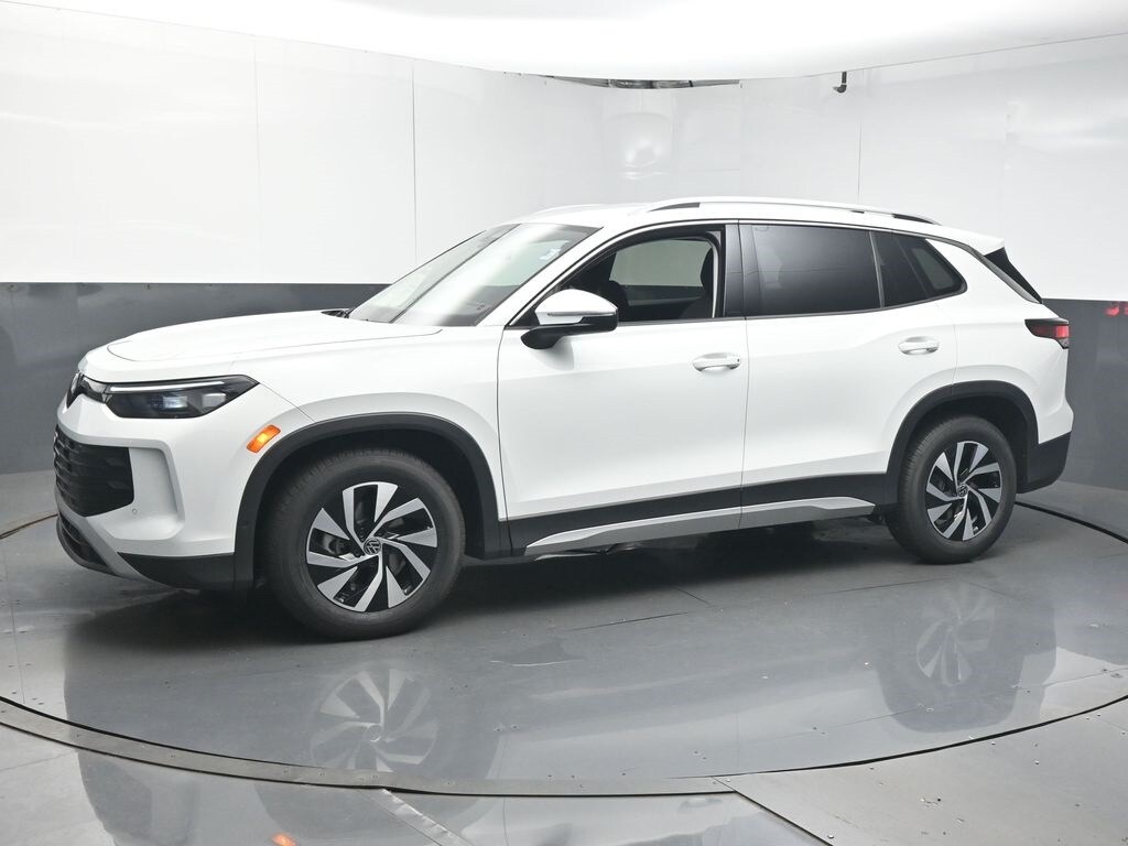 2026 Volkswagen Tiguan S photo 3