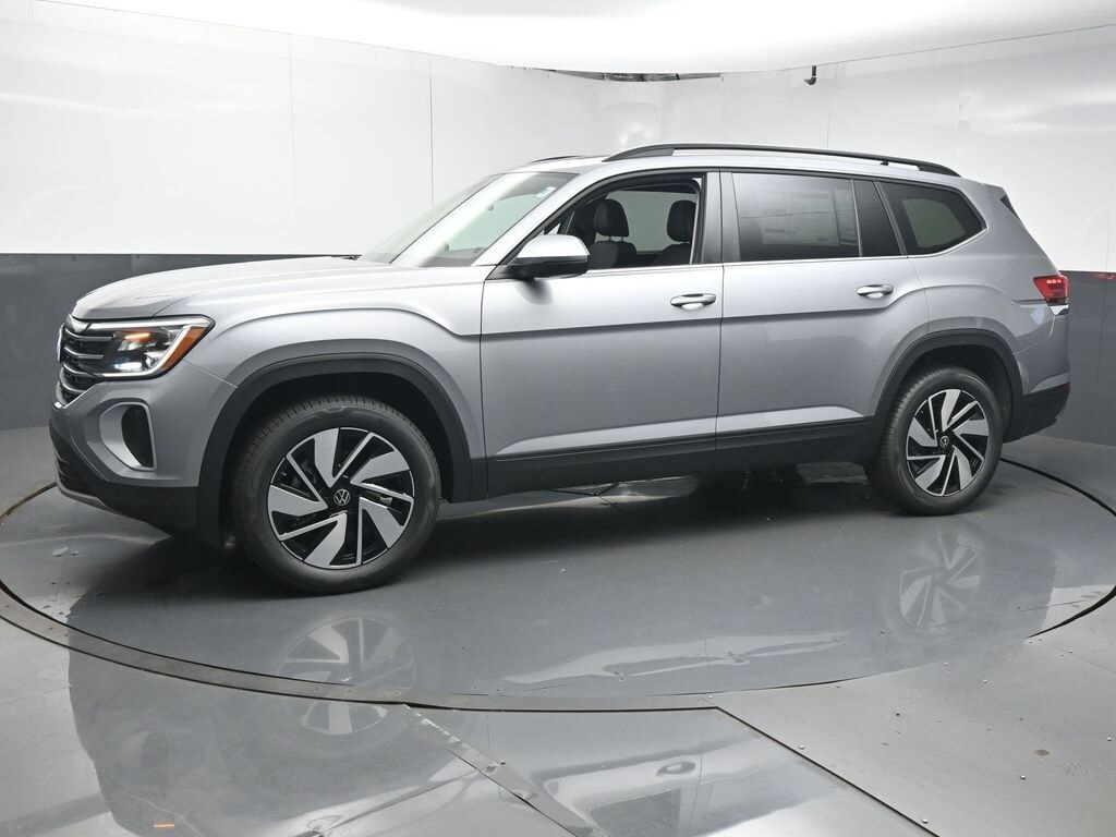 2026 Volkswagen Atlas SE photo 4