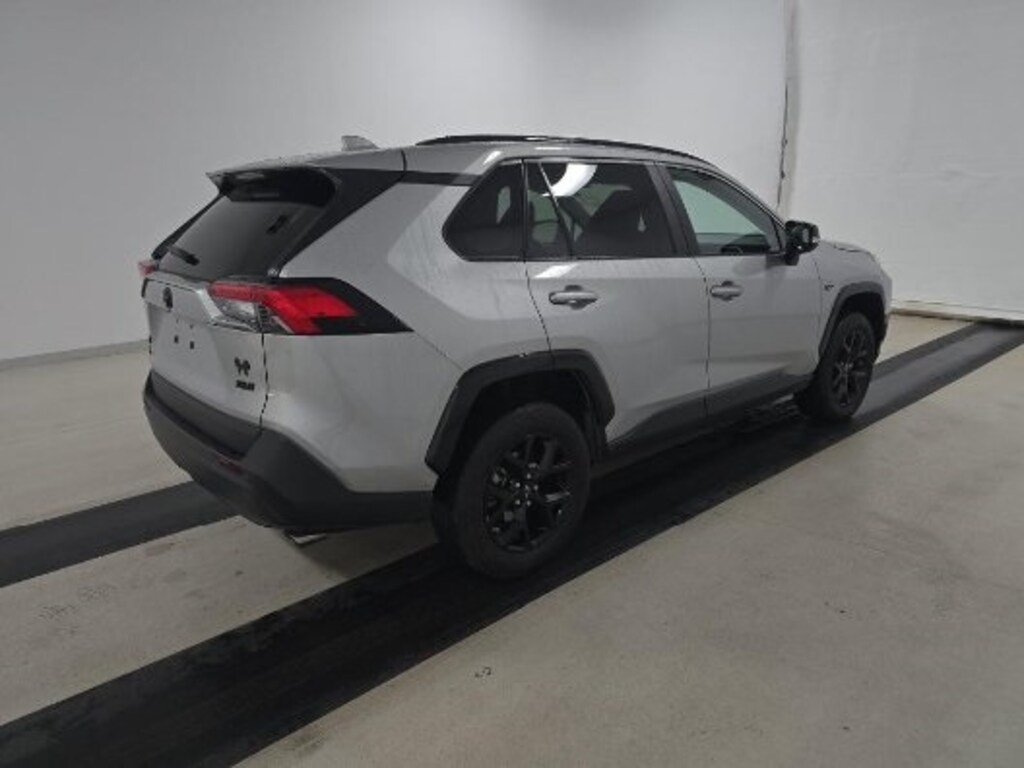 Used 2022 Toyota RAV4 XLE SUV