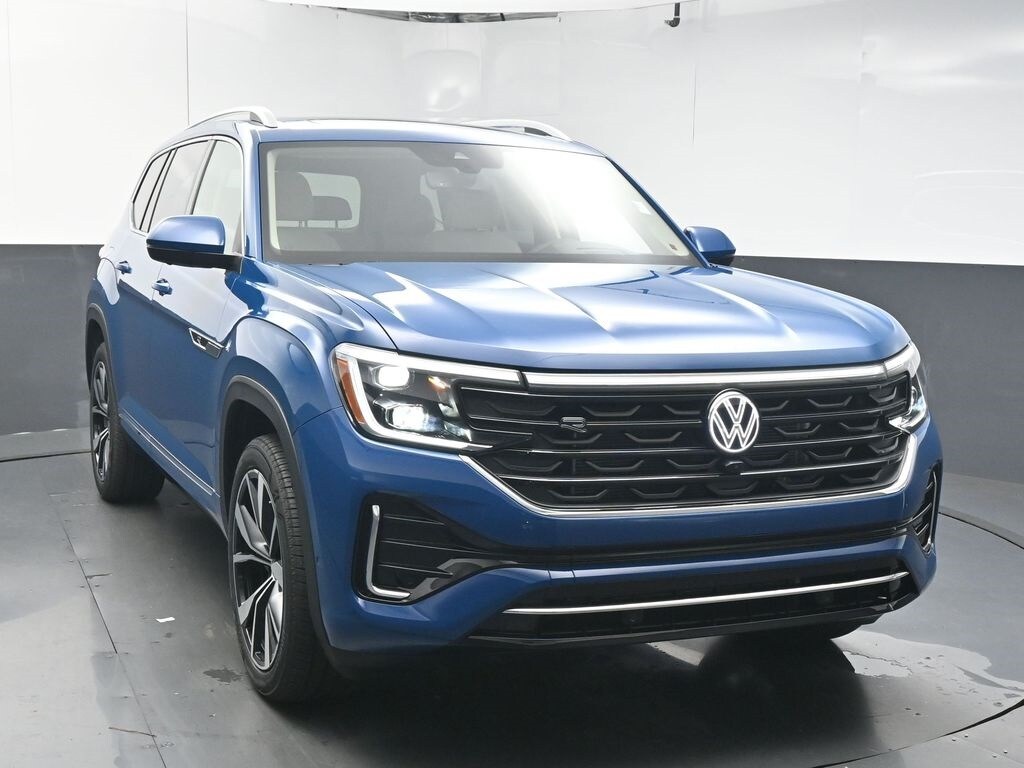 2026 Volkswagen Atlas SEL Premium R-Line photo 2