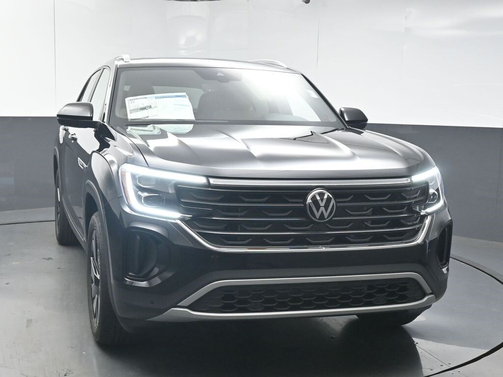 2026 Volkswagen Atlas Cross Sport SE Technology photo 3