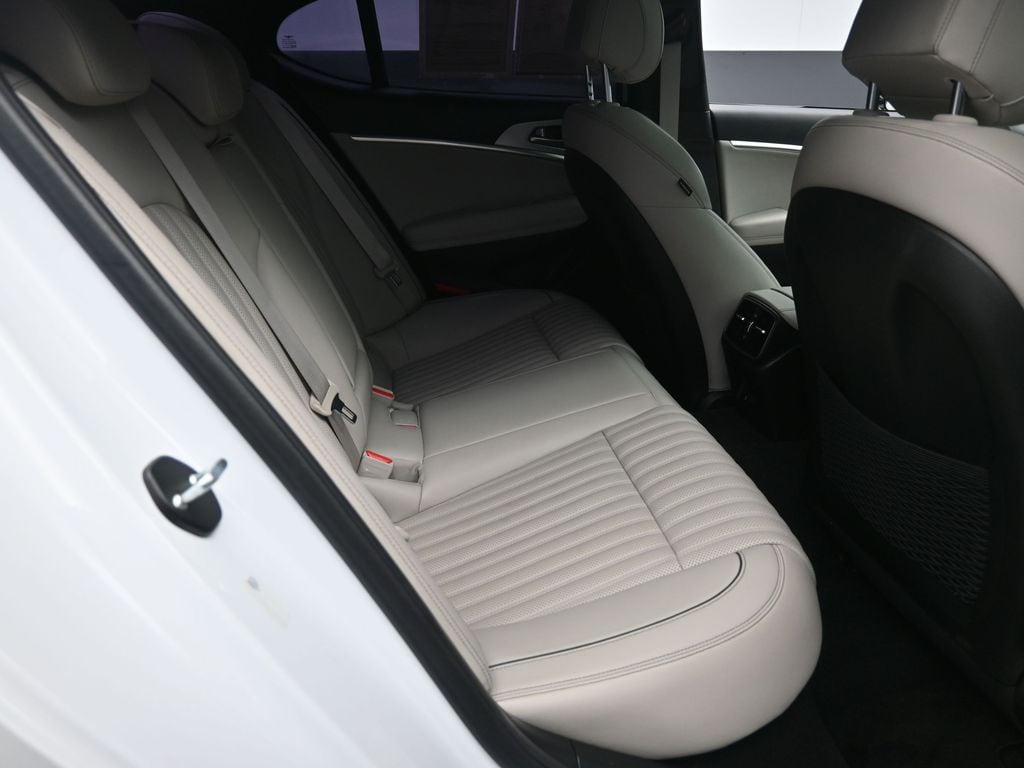 2023 GENESIS G70 Standard - Photo 24