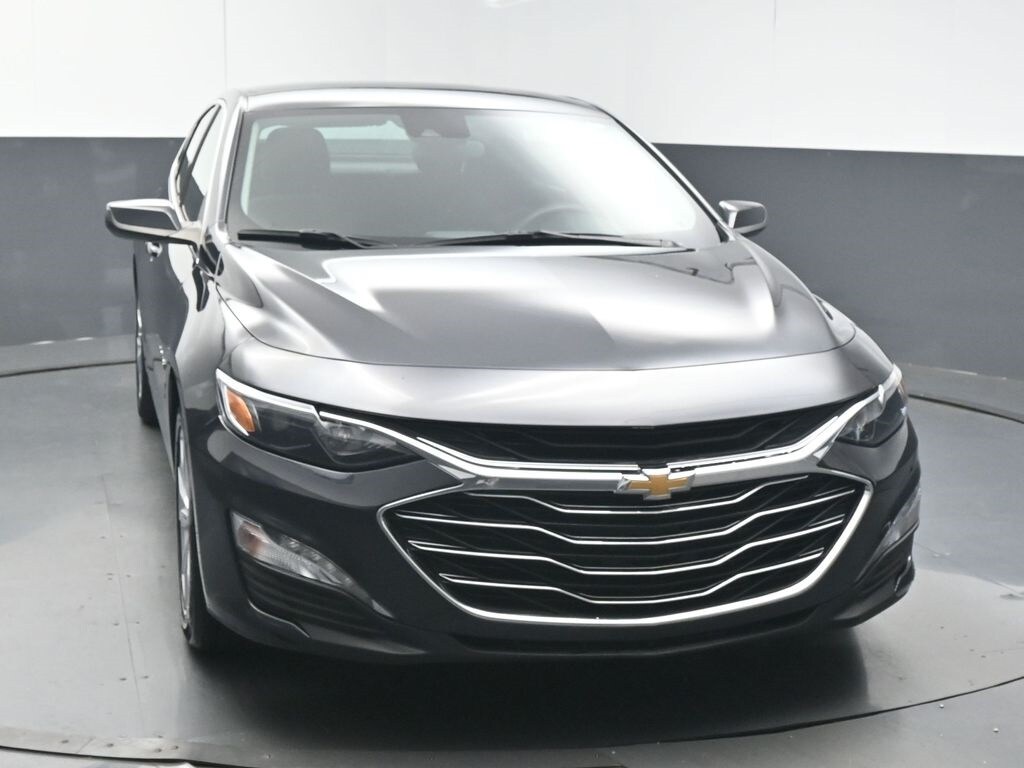2023 Chevrolet Malibu 1LT photo 2
