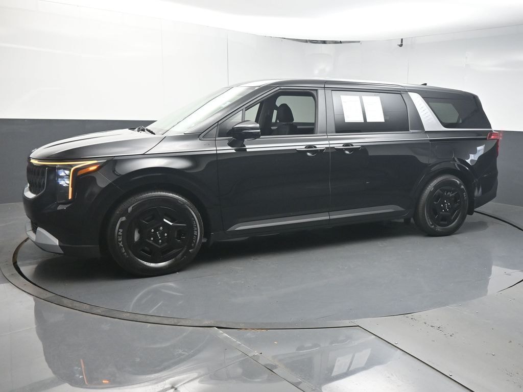 Used 2025 Kia Carnival Van Passenger Van