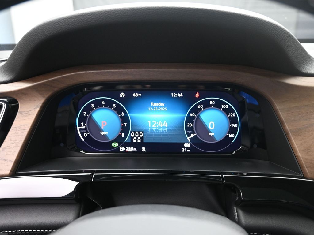 2026 Volkswagen Atlas SE w/Tech - Photo 10