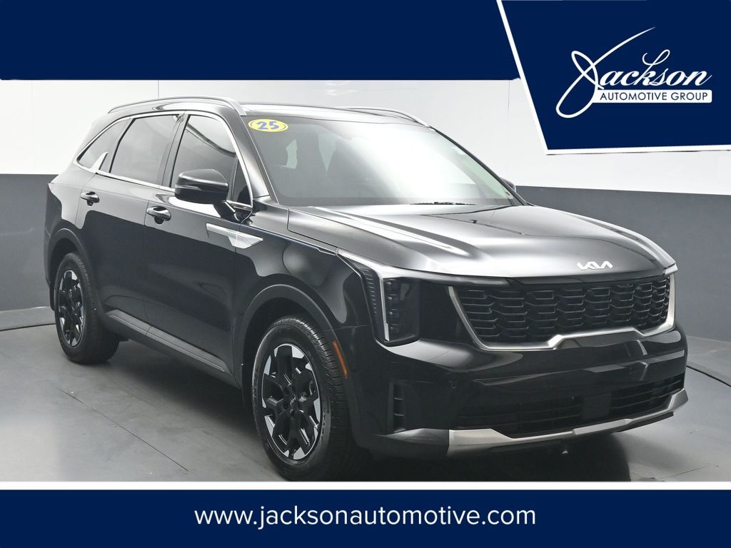 2025 Kia Sorento S AT's photo
