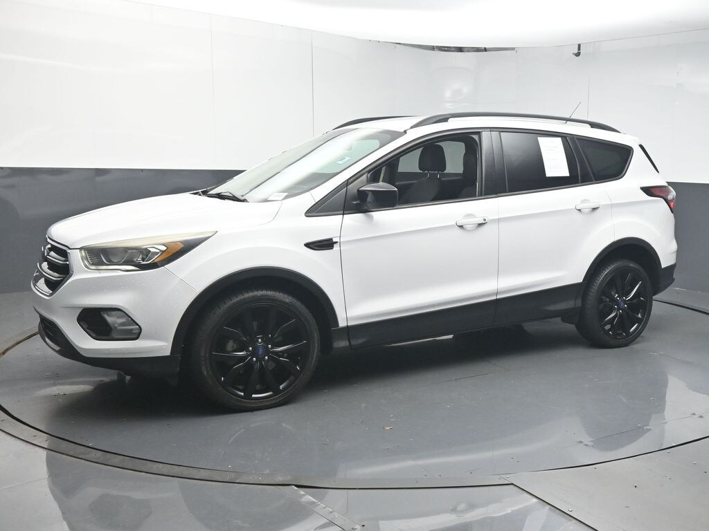 Used 2017 Ford Escape SE SUV