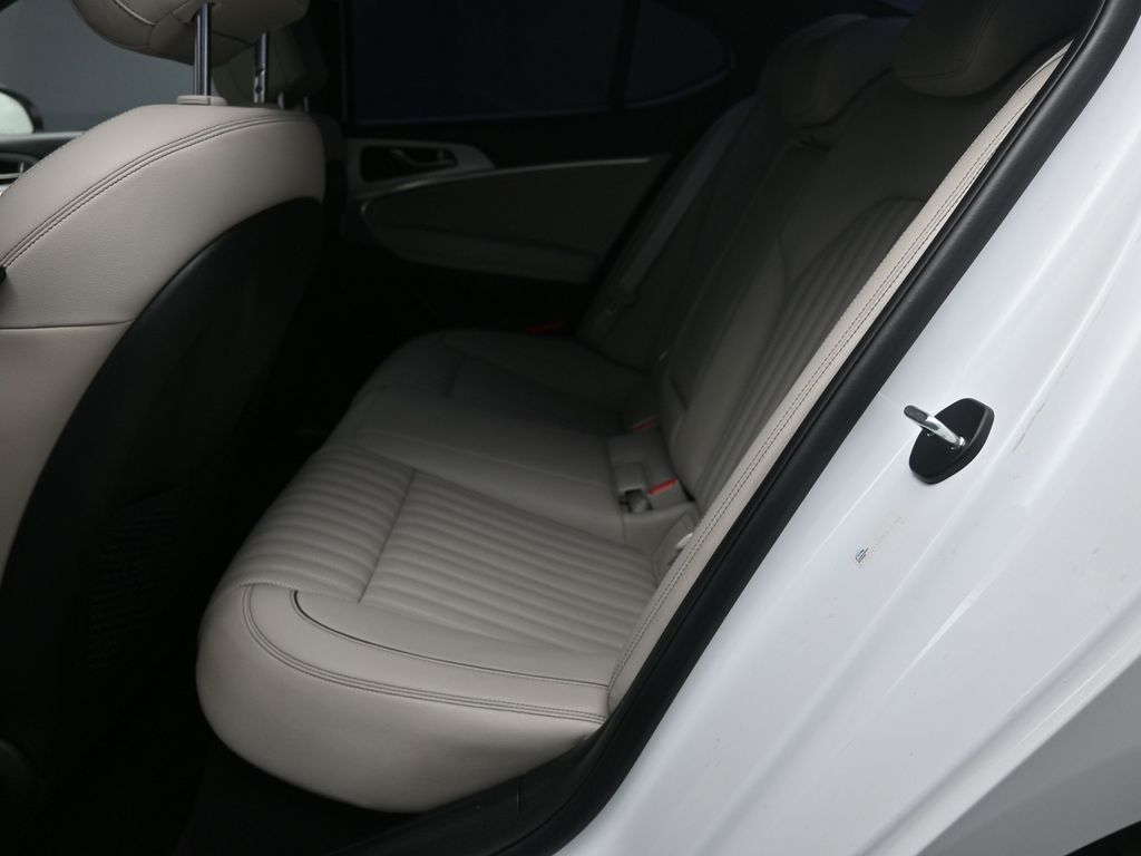 2023 GENESIS G70 Standard - Photo 21