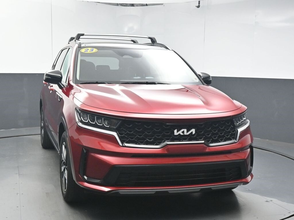 2023 Kia Sorento S photo 3