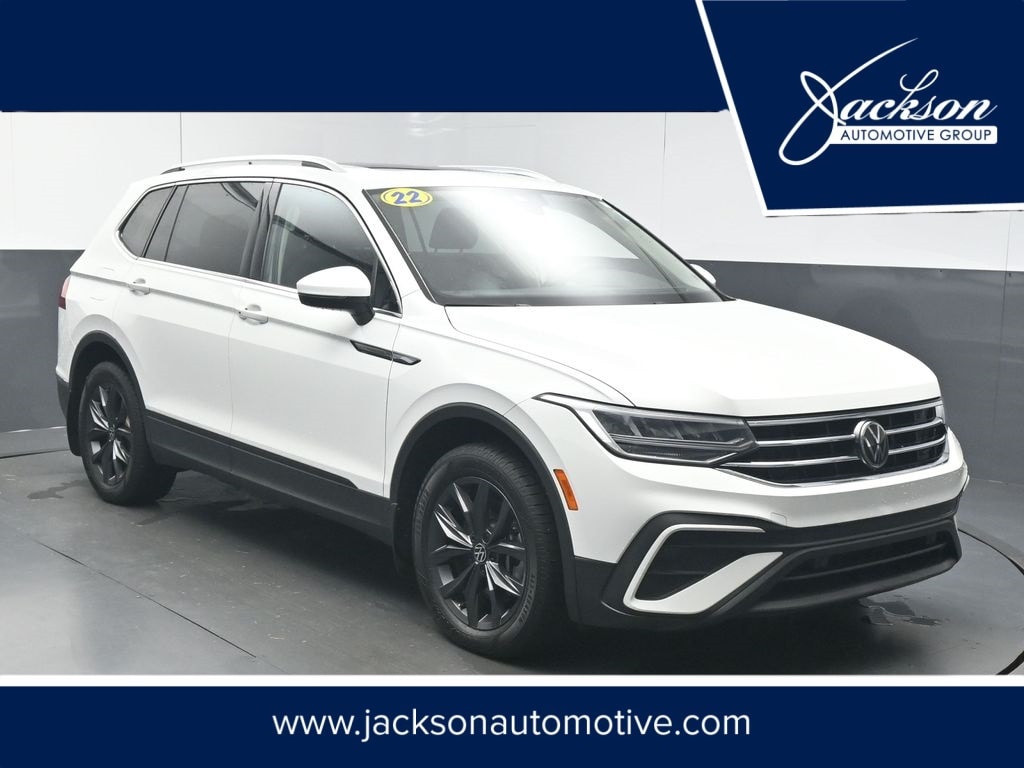 2022 Volkswagen Tiguan SE's photo