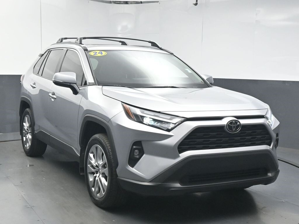 2024 Toyota RAV4 XLE Premium photo 2