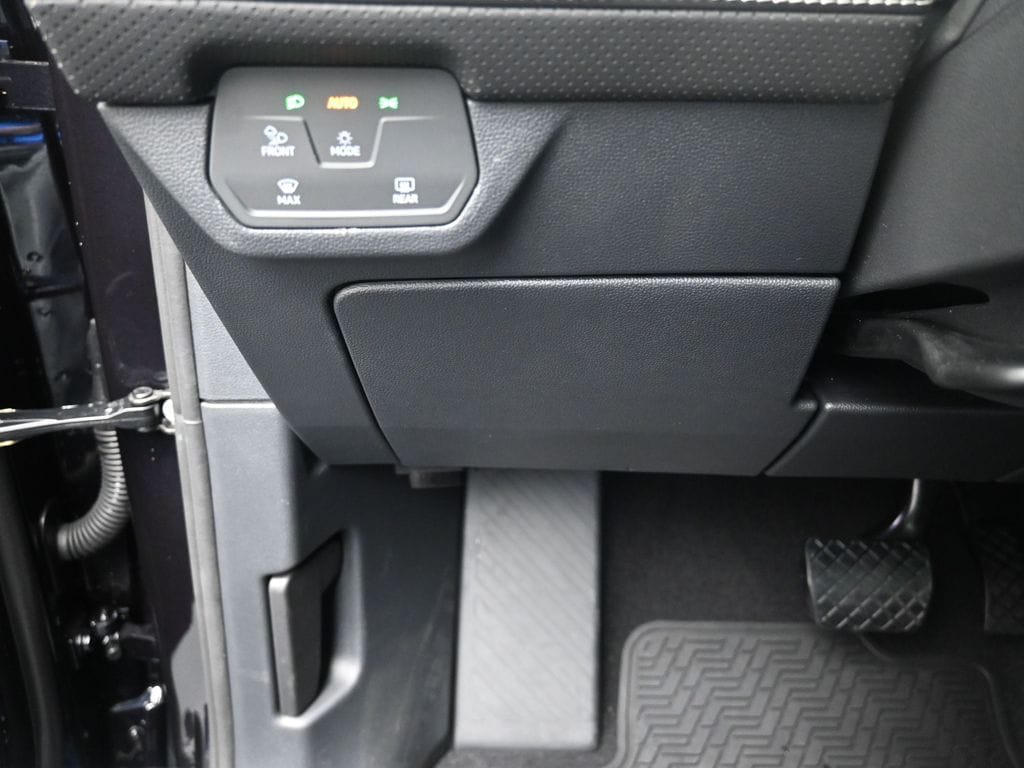 2026 Volkswagen Atlas SE w/Tech - Photo 16