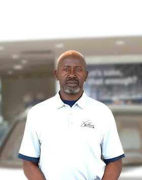 Staff member Alonzo Thorpe from ID_842e2a3d21b1