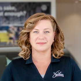 Staff member April from ID_ed2a1f414435