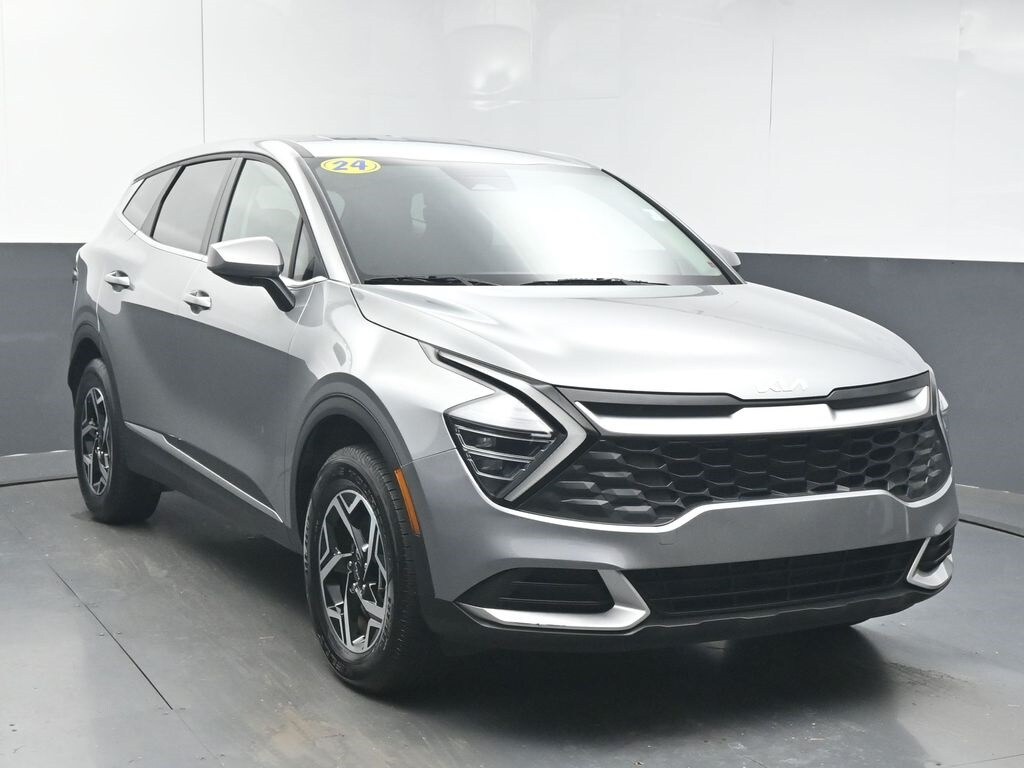 2024 Kia Sportage LX photo 2