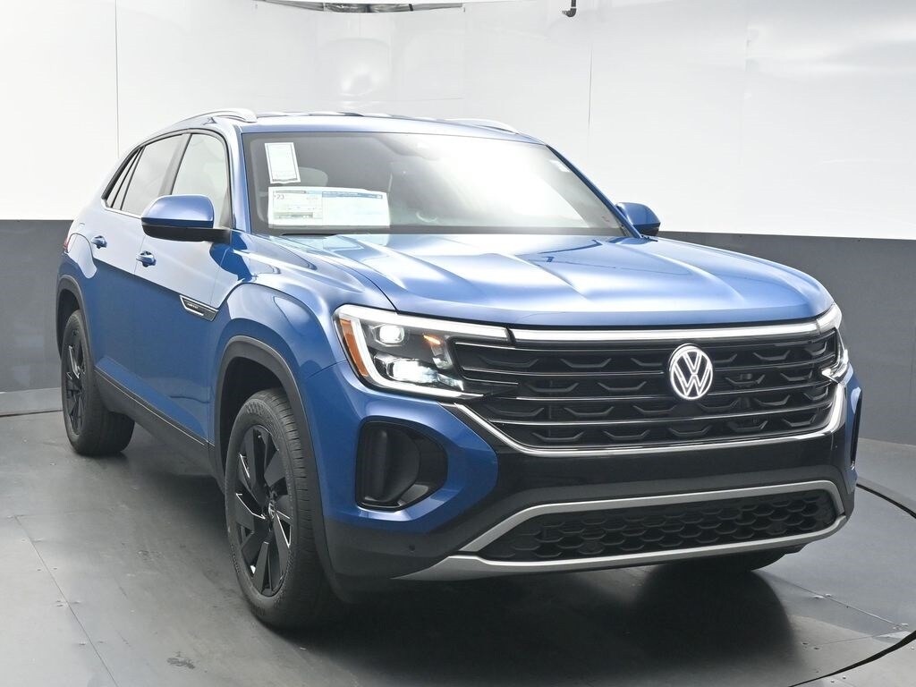 New 2026 Volkswagen Atlas Cross Sport 2.0T SE w/Technology SUV
