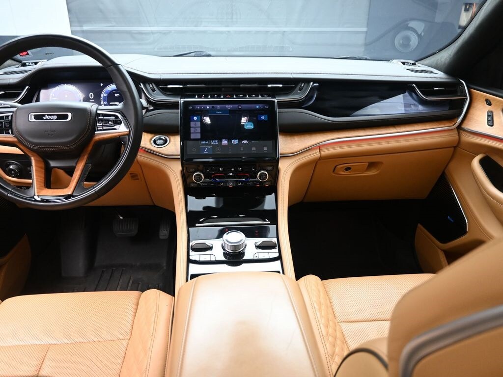 2022 Jeep Grand Cherokee L Summit photo 2