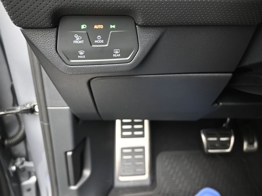 2026 Volkswagen Atlas SEL Premium R-Line - Photo 16