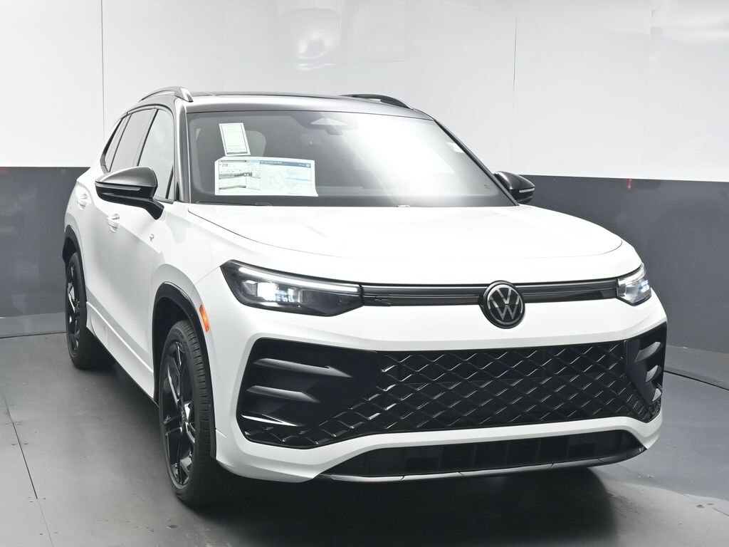 New 2026 Volkswagen Tiguan 2.0T SE R-Line Black SUV