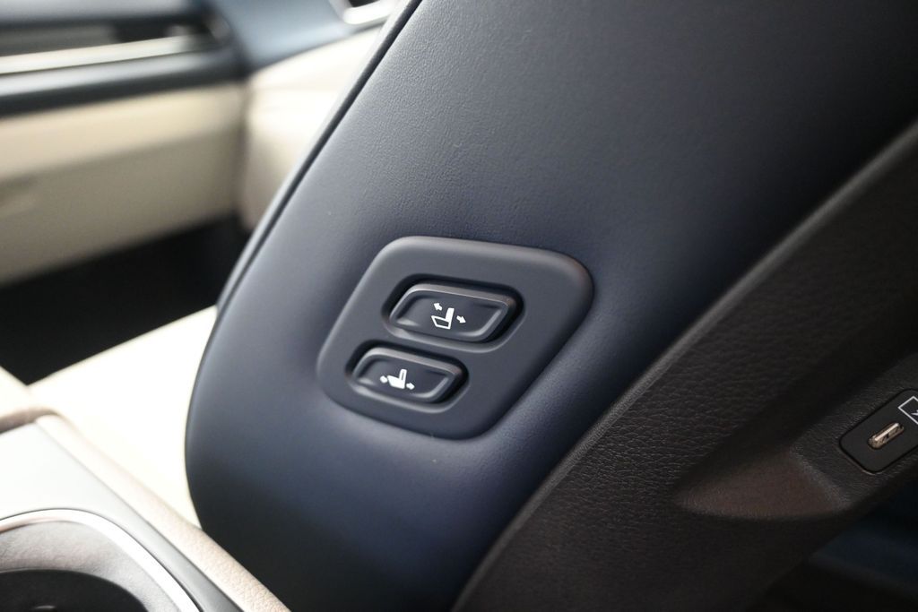 2026 Kia Carnival EX - Photo 25