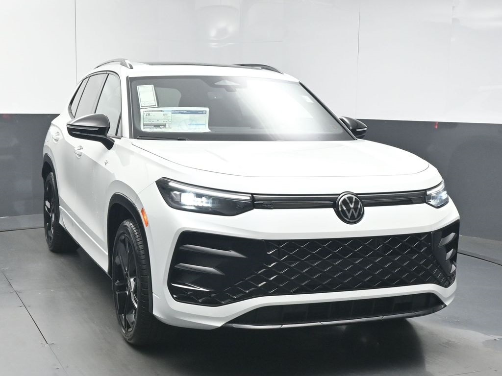 New 2026 Volkswagen Tiguan 2.0T SE R-Line Black SUV