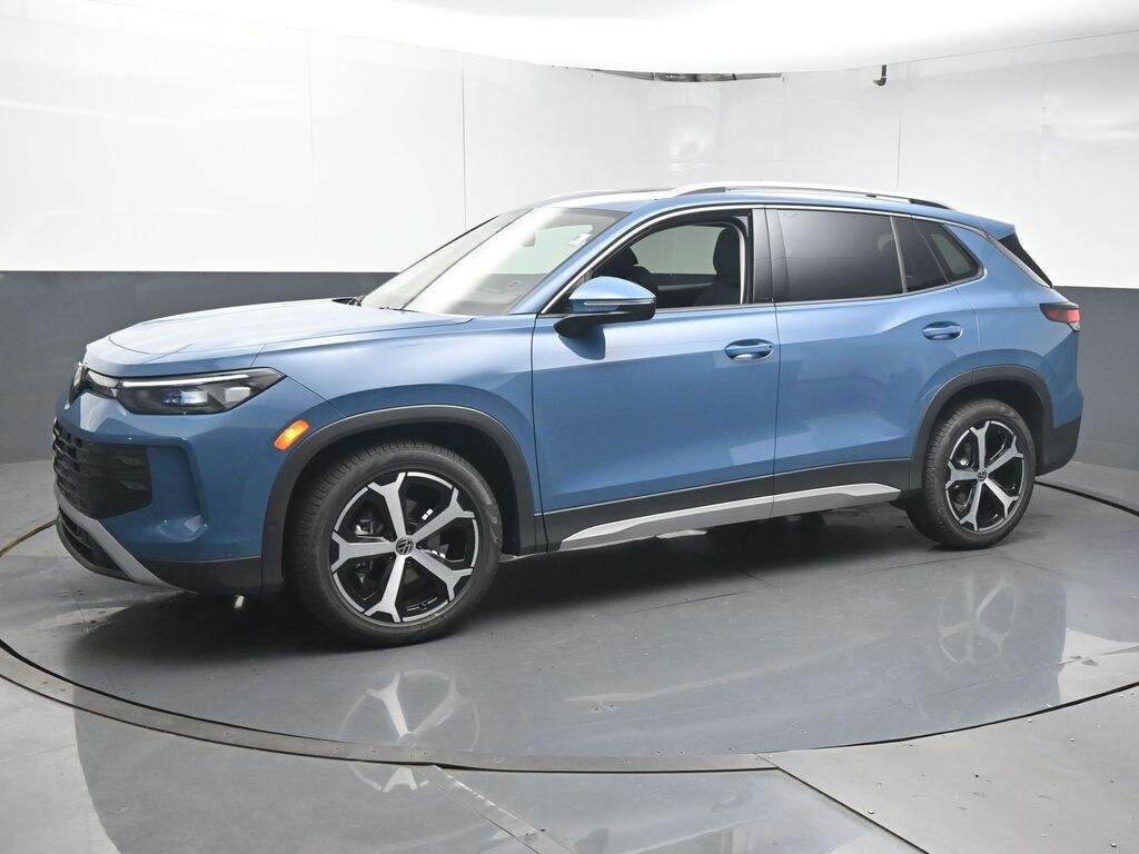 2026 Volkswagen Tiguan SE photo 4