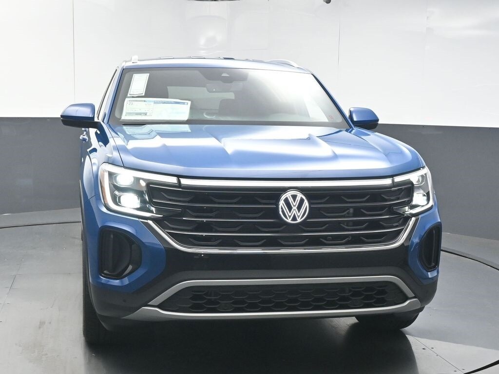 New 2026 Volkswagen Atlas Cross Sport 2.0T SE w/Technology SUV