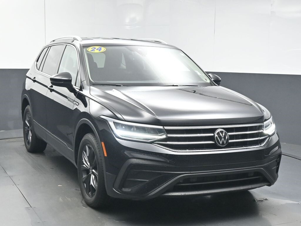 2024 Volkswagen Tiguan SE Wolfsburg Edition photo 2