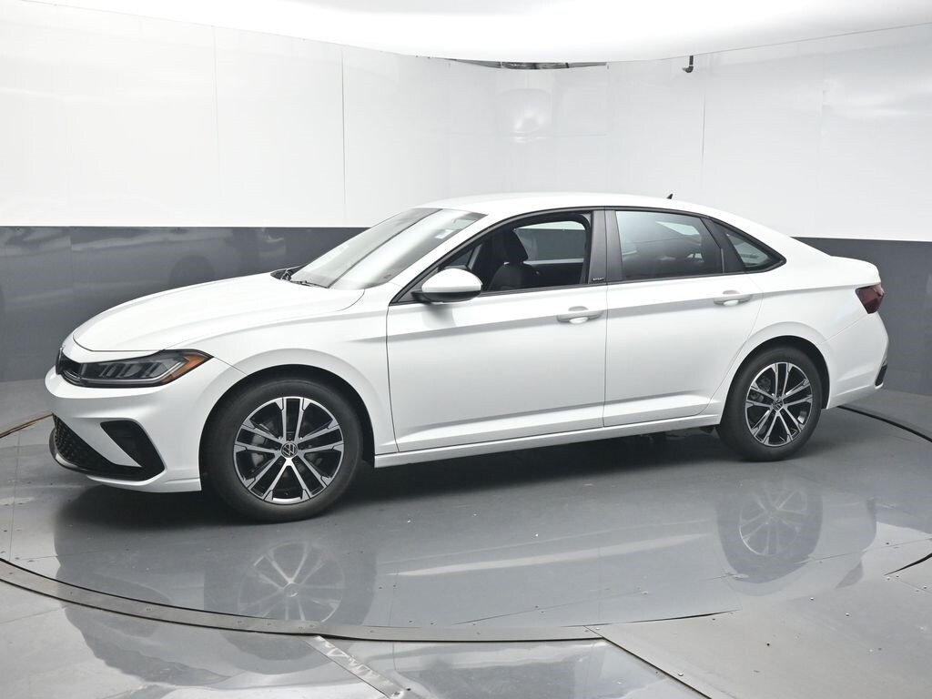 2026 Volkswagen Jetta 1.5T Sport photo 3