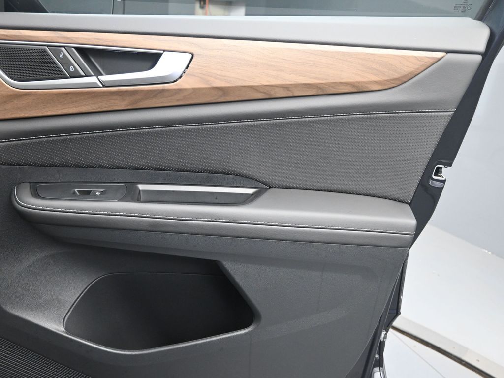 2026 Volkswagen Atlas SE w/Tech - Photo 30