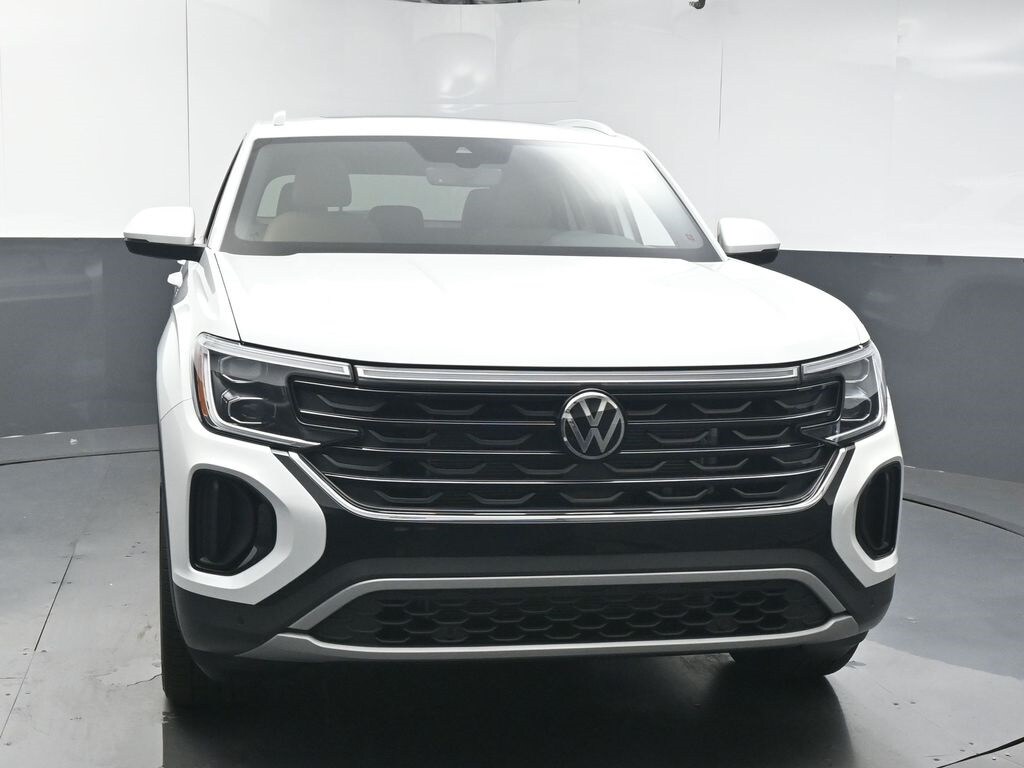 2026 Volkswagen Atlas Cross Sport SE Technology photo 3