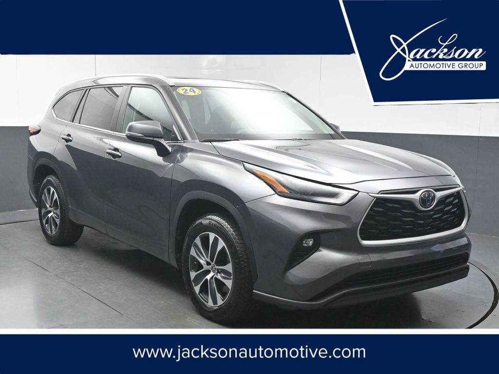 Used 2024 Toyota Highlander XLE SUV