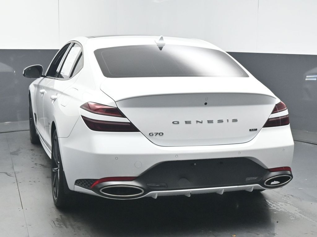 2023 GENESIS G70 Standard - Photo 6