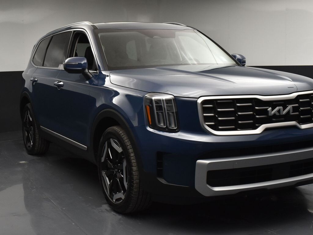 Used 2025 Kia Telluride S SUV