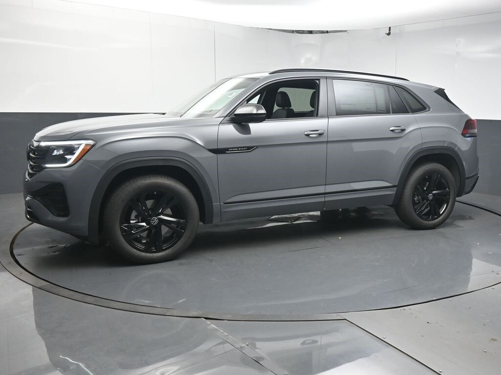 2026 Volkswagen Atlas Cross Sport SEL R-Line photo 4