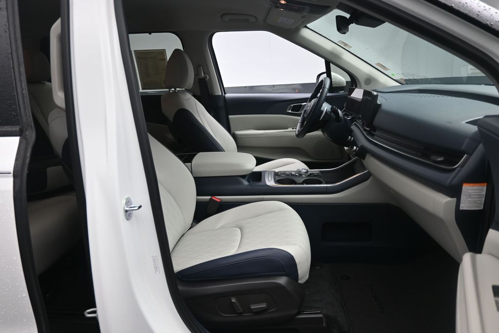 2026 Kia Carnival EX - Photo 29