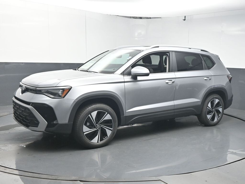 New 2026 Volkswagen Taos 1.5T SE SUV