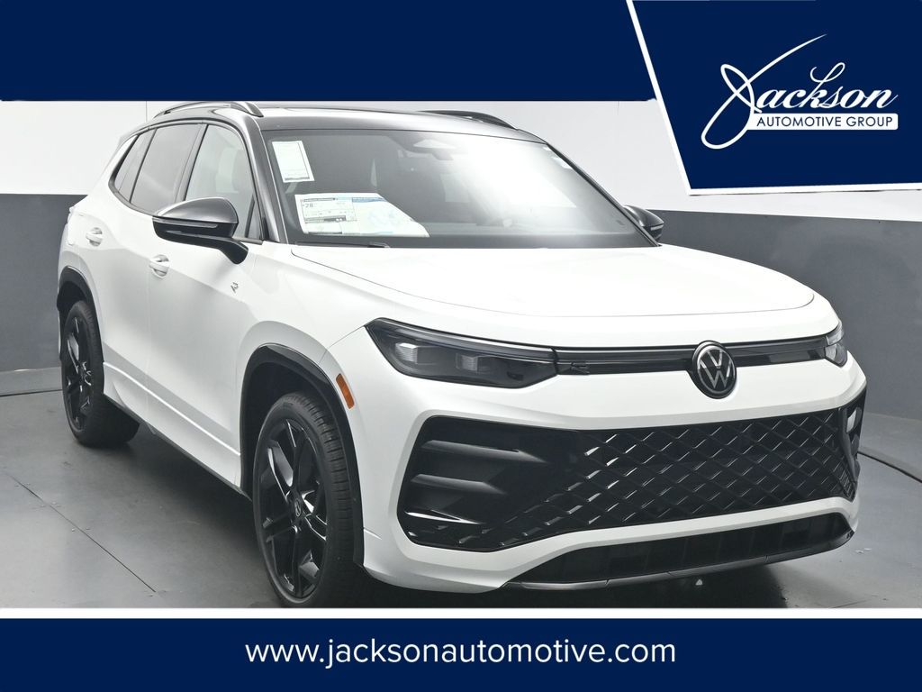 2026 Volkswagen Tiguan 2.0T SE R-Line Black's photo