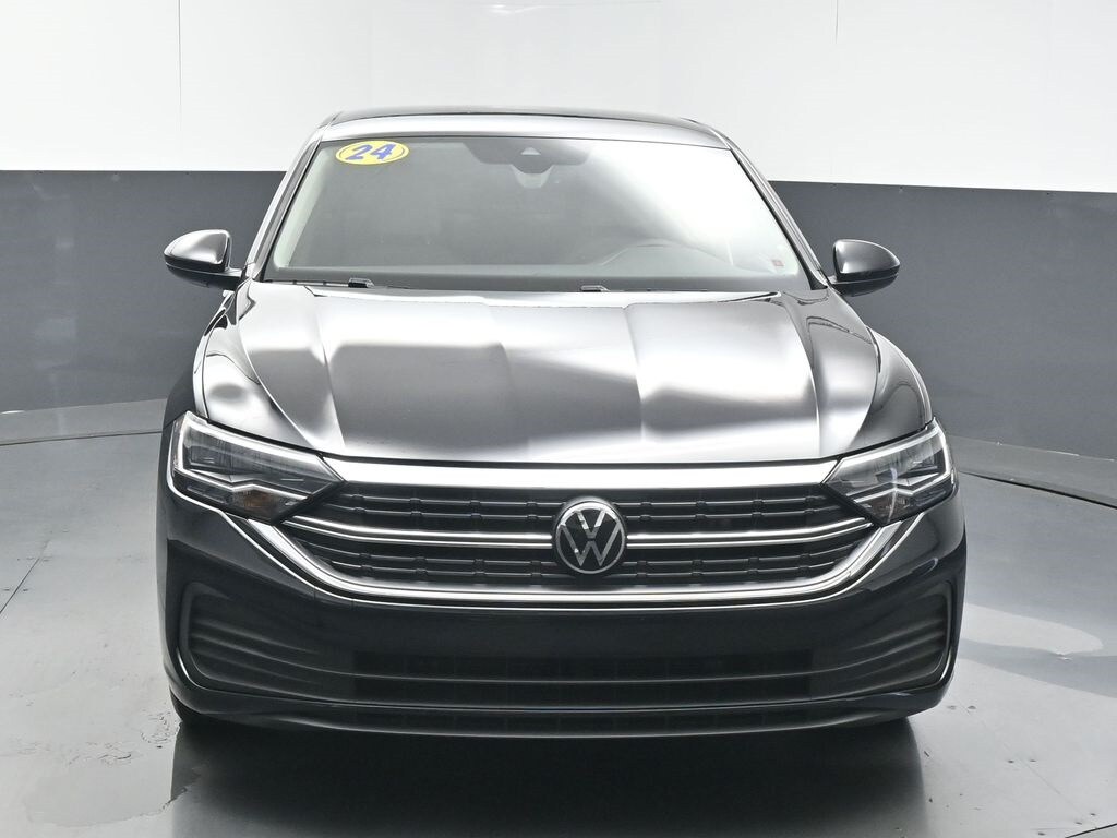 2024 Volkswagen Jetta 1.5T S photo 3